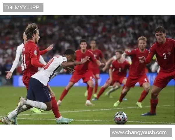 高达与足球的奇妙碰撞机甲战士在绿茵场上的激情对决 高达与足球的奇妙碰撞机甲战士在绿茵场上的激情对决